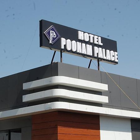 Hotel Poonam Palace Ujjain Eksteriør billede