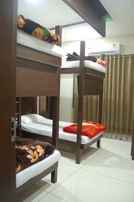 Hotel Poonam Palace Ujjain Værelse billede